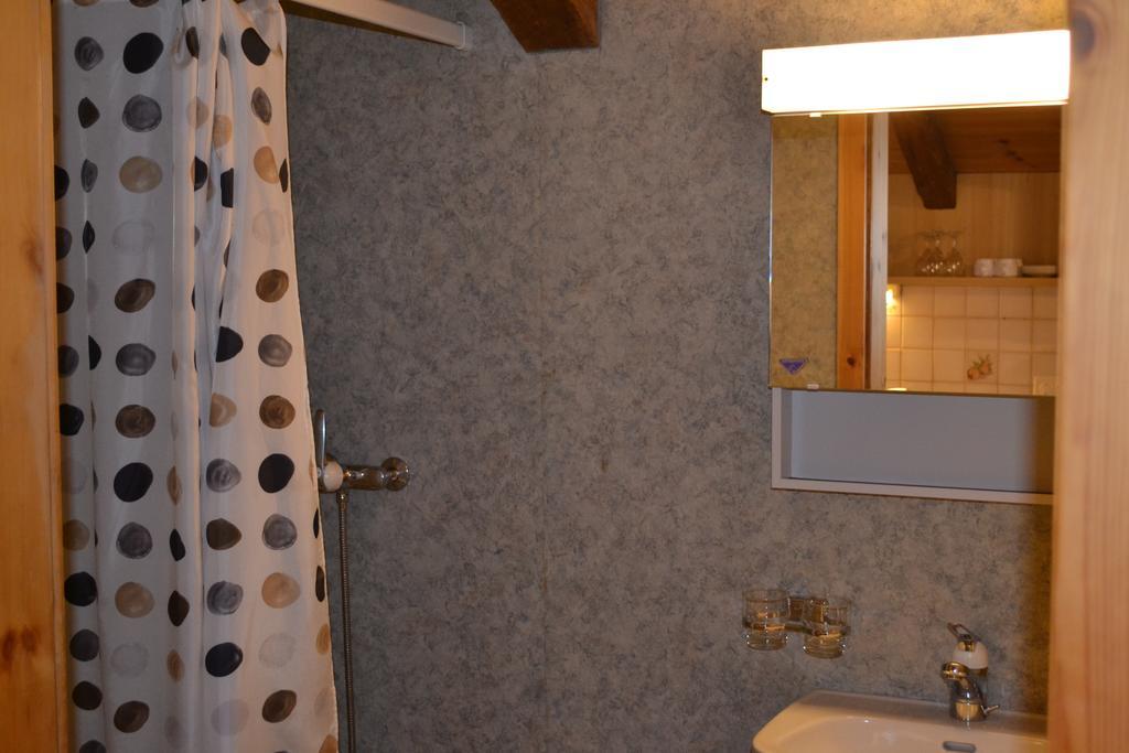 B&B Chasa Arfusch Ardez Rum bild