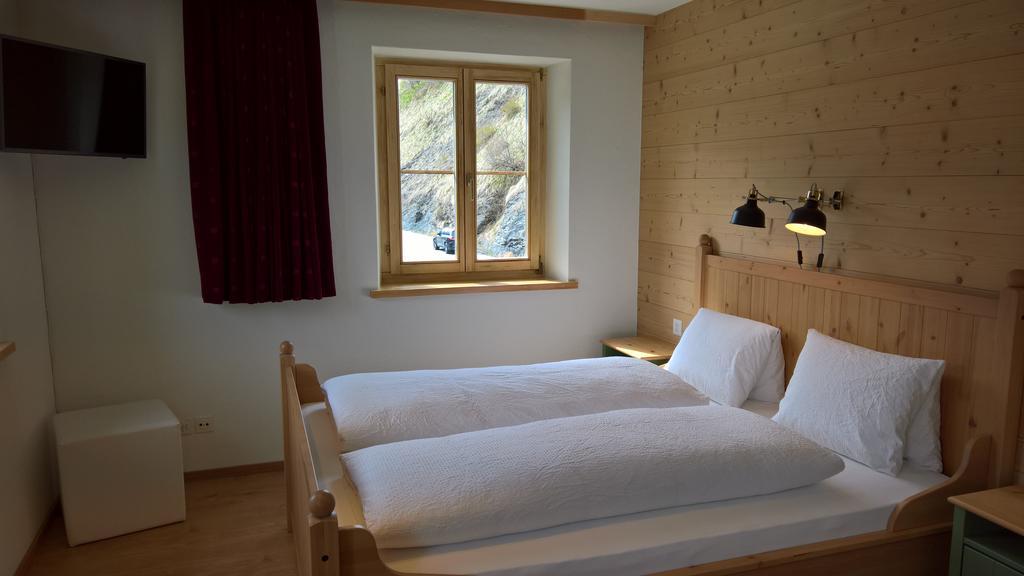 B&B Chasa Arfusch Ardez Exteriör bild