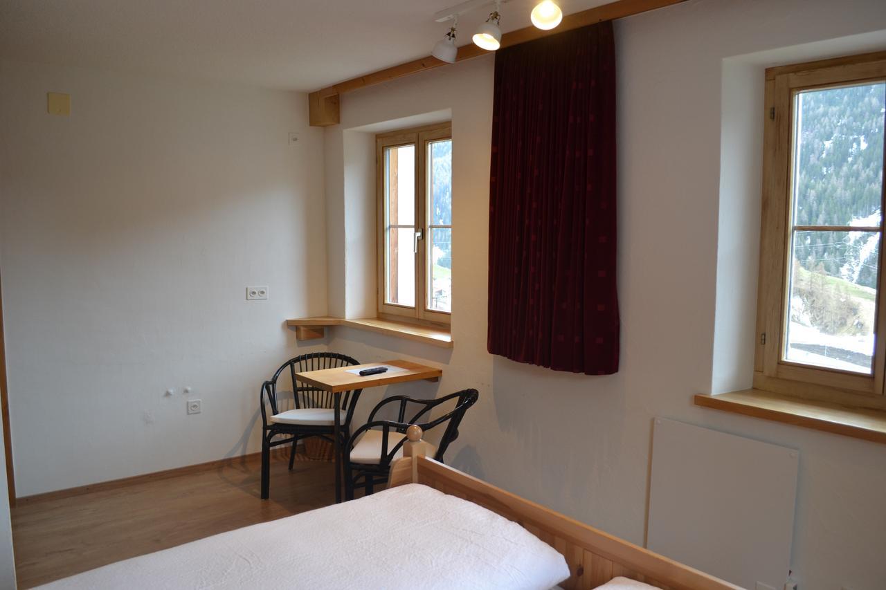 B&B Chasa Arfusch Ardez Exteriör bild